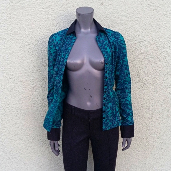 NY & COMPANY STRETCH LADIES PAISLEY BLOUSE W/CONTRASTING COLLAR/CUFFS - Picture 2 of 16